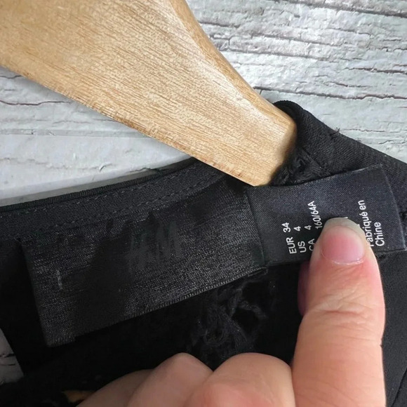 H&M  black romper lace size 4 - Picture 2 of 4